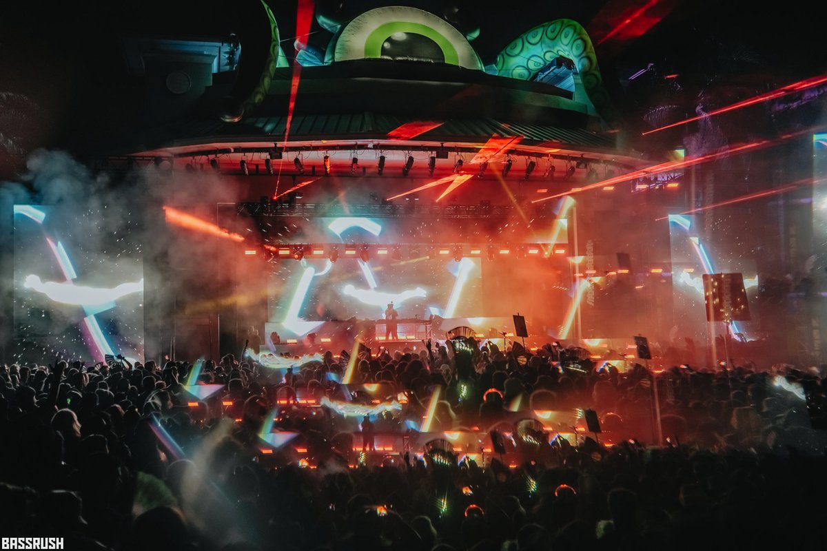 bassrush's tweet image. 💧 #CyclopsArmy just got a taste of that @champagnedrip.⚡️