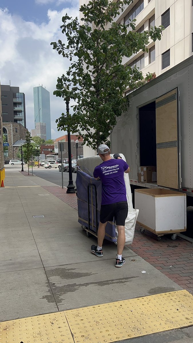 phoenix_moving's tweet photo. We are a local #movingcompany in #Boston, MA. If you're looking for #localmoving in Boston MA, see if we operate in your area, and then contact us for a quote. https://t.co/OswwZBxGyQ