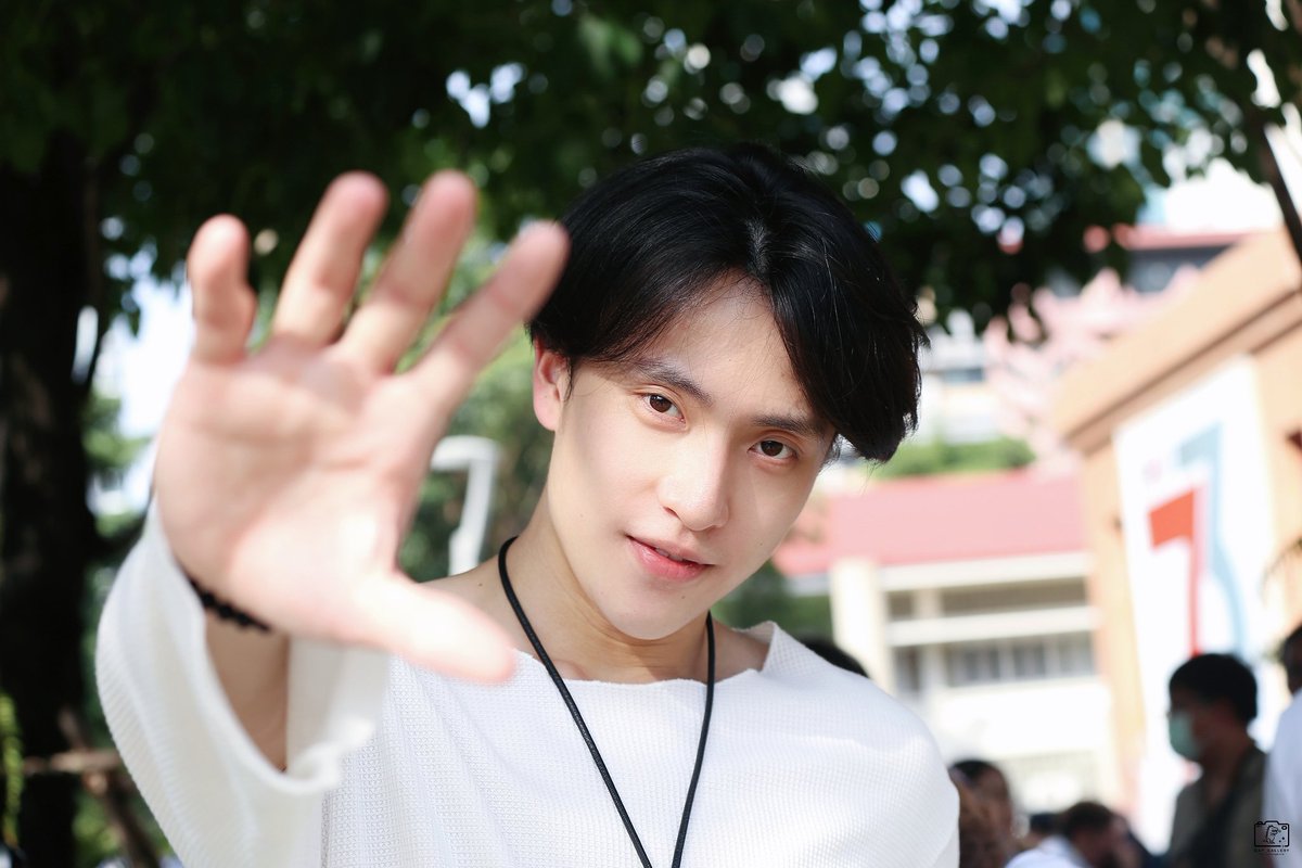 Gap_g_allery's tweet photo. 221211 🖐️

#GapNarongkorn https://t.co/OPTMzNzfZg