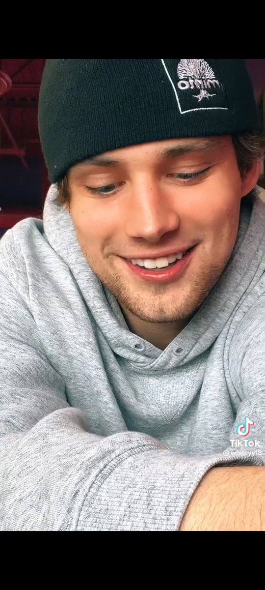 Tanya_aka_tons's tweet photo. Guyzzzz, what is it about him looking down like this that just melts me?? #onlyhim #williamwhite #wrappedaroundhisfinger https://t.co/garuVaT7Me
