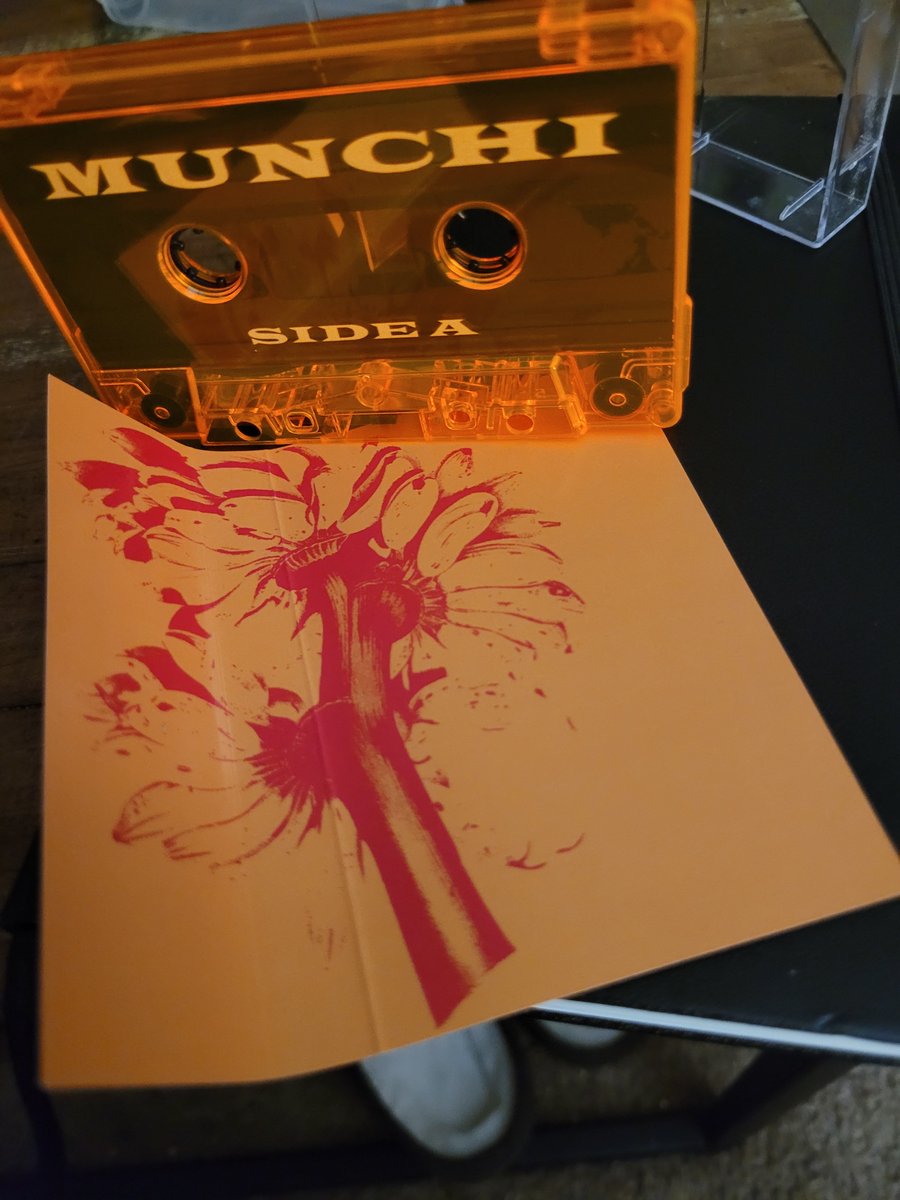 Nice physical product 
<a href="/originalmunchi/">Munchi</a> what is that flower on the inside of the j card?
nyegenyegetapes.bandcamp.com/album/i-love-m…