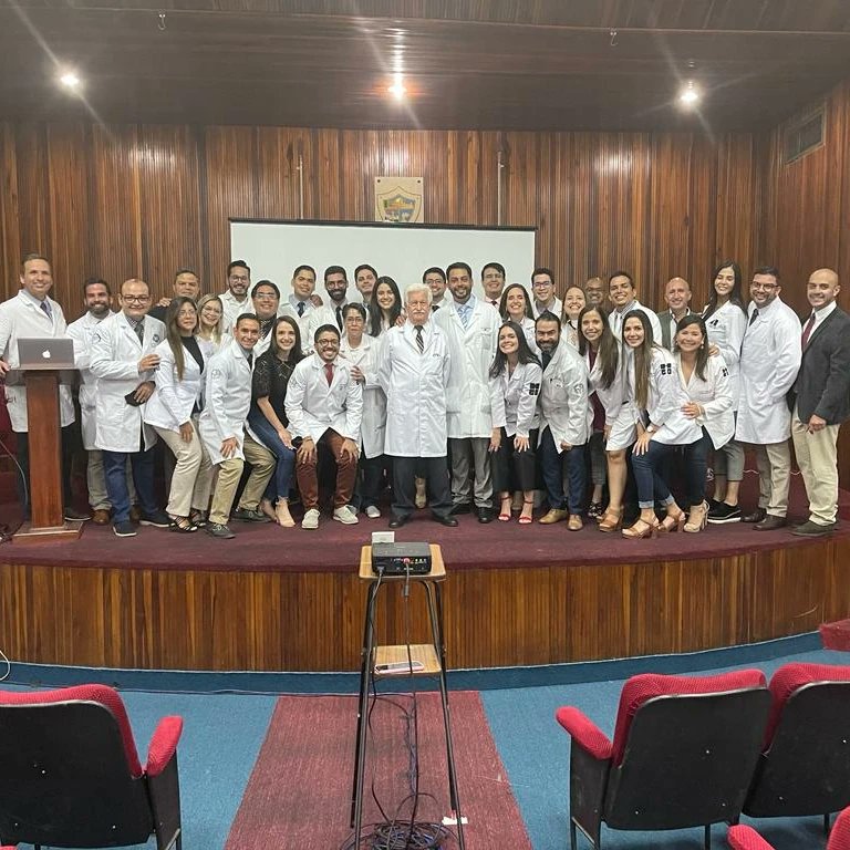 dramzamorita's tweet photo. Gracias por todo Dr. Alberto Lander Hoffmann / Cirujano Bucal y Maxilofacial, Pionero y visionario 💫 Siempre será recordado con orgullo y admiración.
Que en paz descanse 🙏🏽 https://t.co/a6cIqWsy4z