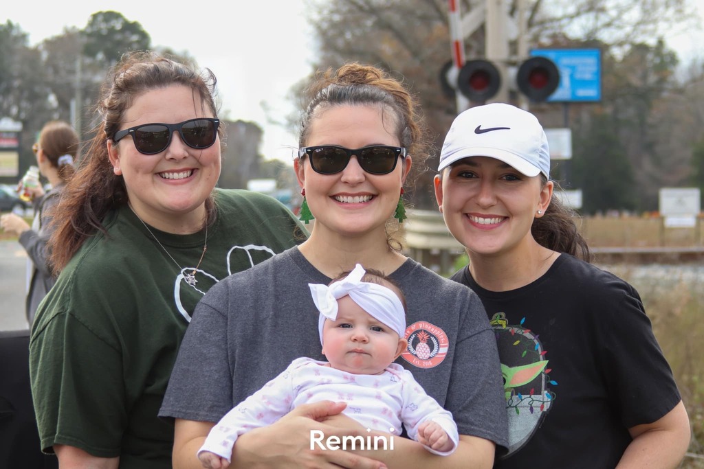 hwilliam004's tweet photo. Just missing Rose for the girls in the family! ❤️

📸: Dallis Miller https://t.co/B5czMNK1di
