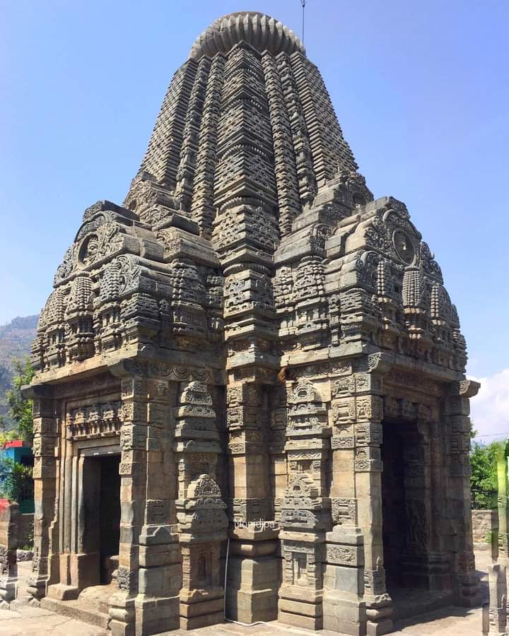 767PrabhakarAi5's tweet photo. 🥀 Har Har Mahadev
One of the most beautiful Shiva temples that I have seen across my travels in the Himachal Pradesh. Built sometime around 10th-11th century during the Pala dynasty rule in the valley, the temple has an unique architecture- quasi sarvatobhadra style."श्री राम"🚩 https://t.co/iA6X2dFjwh