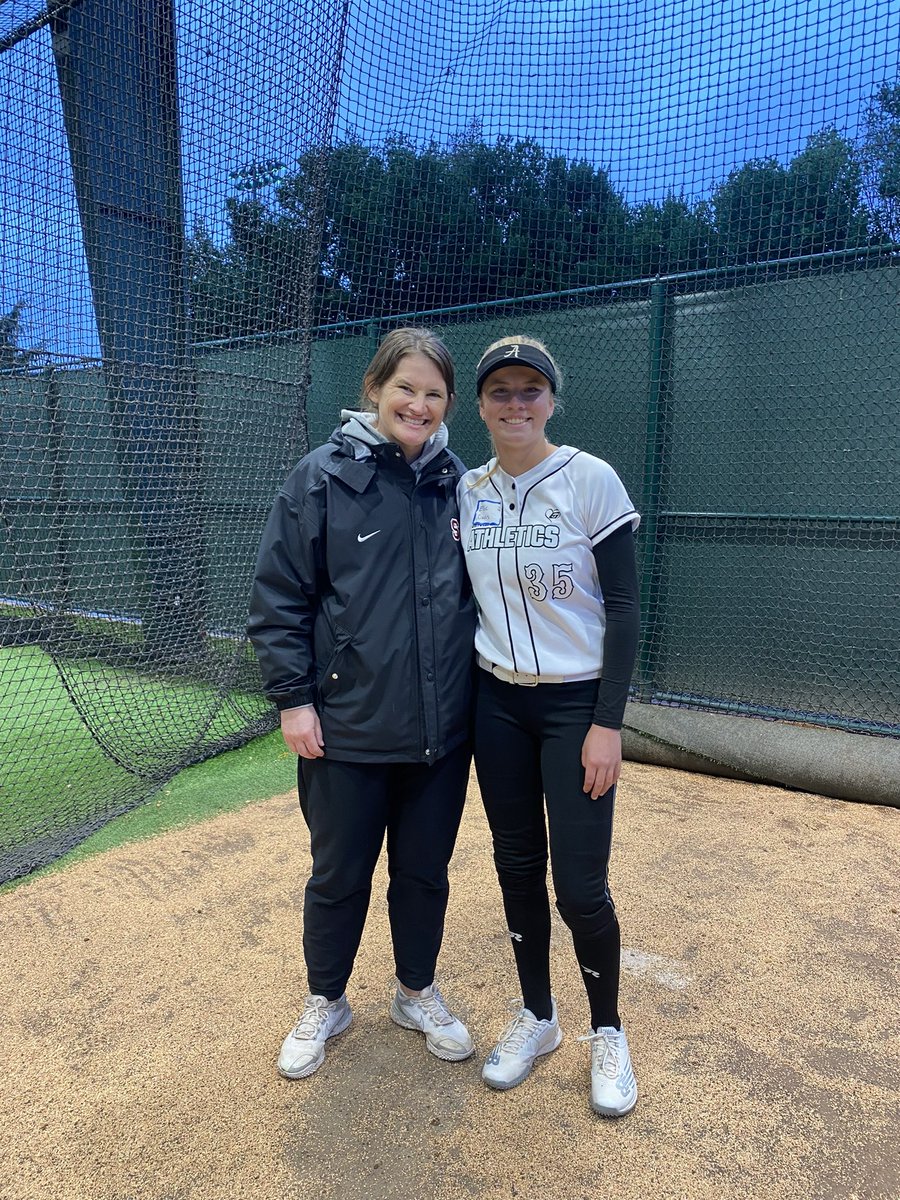 EllieDavis2025's tweet photo. Thank you so much for another great camp!  I learned so much! @JessicaAllister @StanfordSball @BrianJendro @MalMitchiner https://t.co/ai3taNepF0