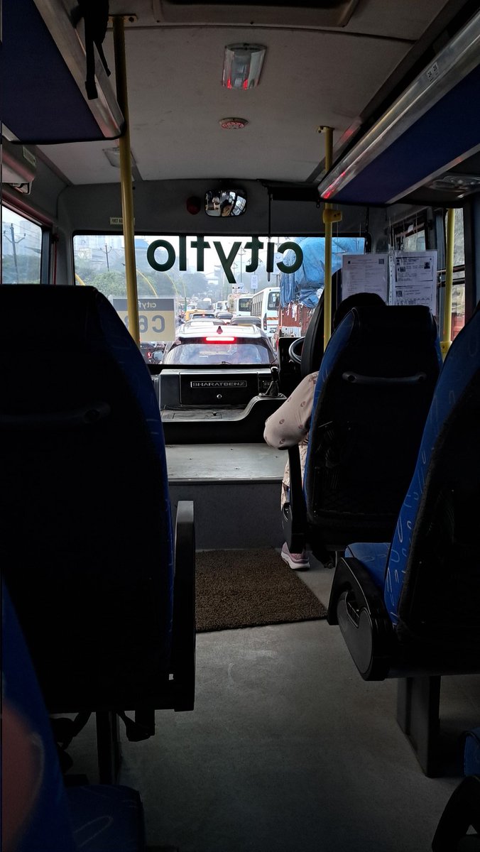 akash3deep's tweet photo. Stuck on Manpada Flyover for 15min wit no way out.. Monday Mornings.. @ThaneTraffic https://t.co/OhQJtOqhJH