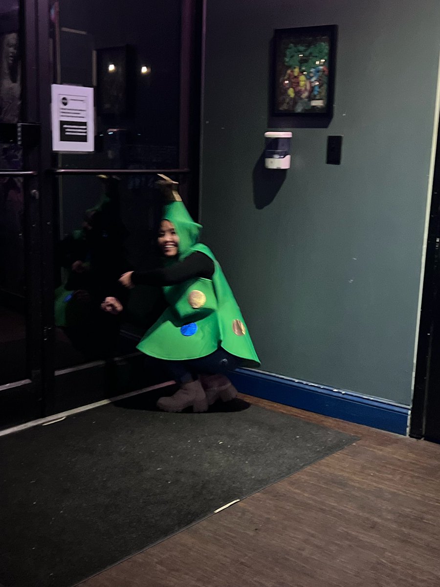 __chriistine's tweet image. merry christmas🎄