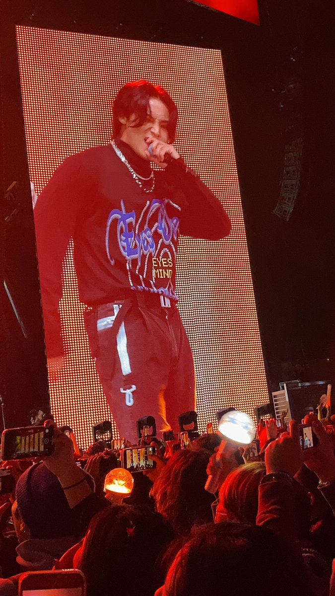 samanthalui_'s tweet photo. To be frank, I will never quite recover from this Mingyu. Stylist blessed our eyes. https://t.co/KSoFHf6LnF