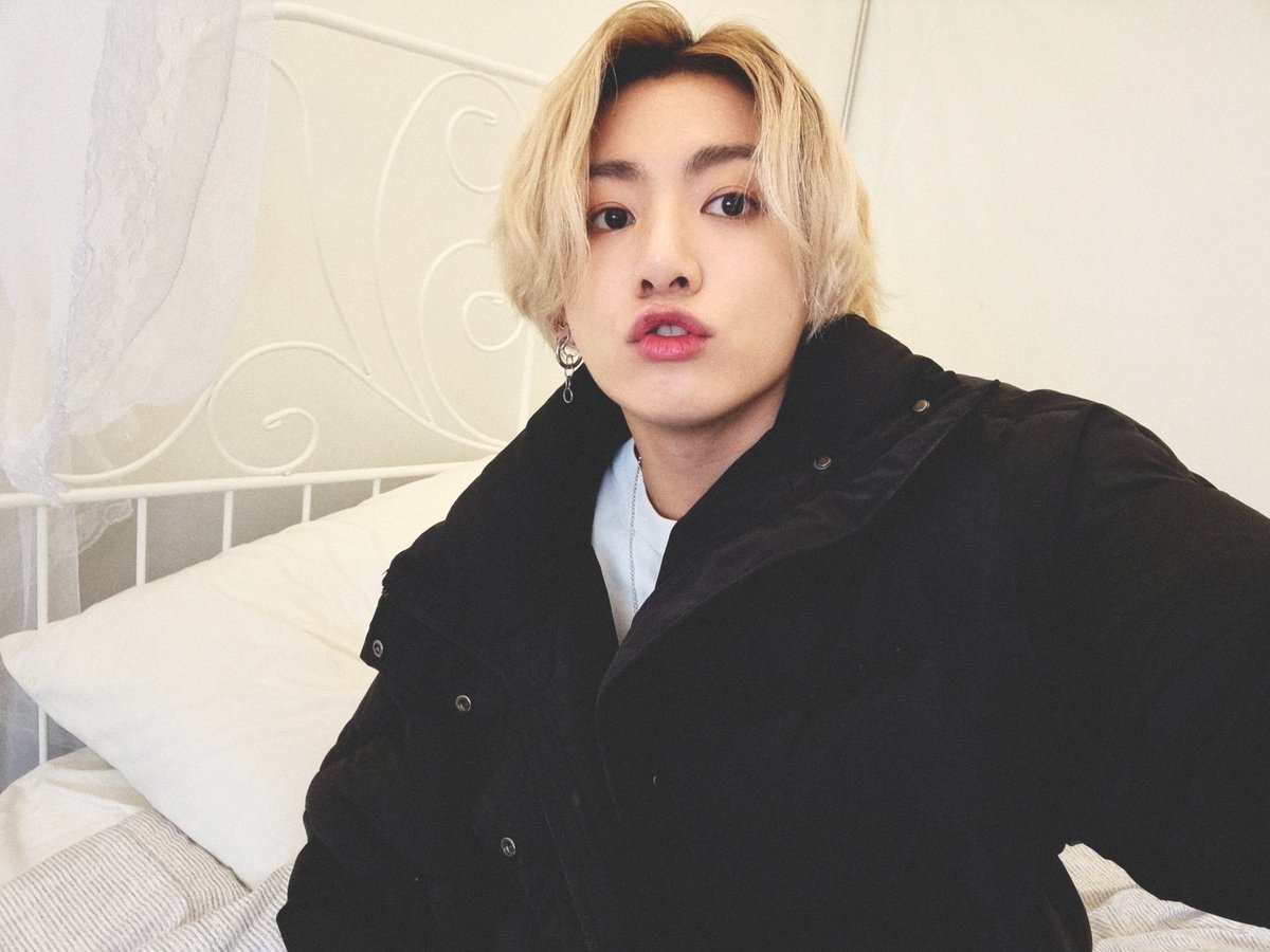 S7R_twt's tweet photo. Fue un día increíble en el debut de @glamrocksite y definitivamente seré fan desde hoy, ahora estoy con todas las #𝕥ōm𝑏oy·𖧧𝑣ibes 🎸🍕

 #𝔤𝕣åndテ𝕠pėning

– 𝒅𝒂𝒚𝒍𝒊𝒈𝒉𝒕, #dante (๑་ ༝ ༌๑)ෆ* https://t.co/gTGOnJhZHI