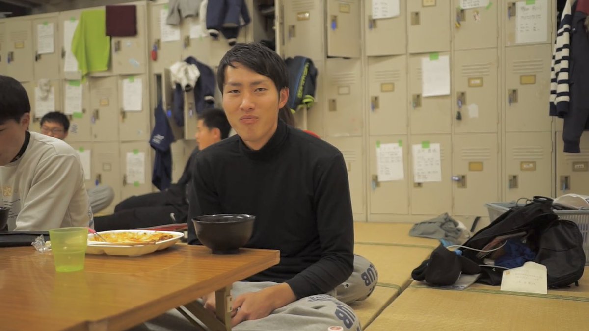 rowinglovers's tweet image. 今までは何十年も使っていたボロボロの畳の上で、部屋の隅に積み上げられてた布団を敷いて寝てました笑
汚かったけど楽しい艇庫でした笑