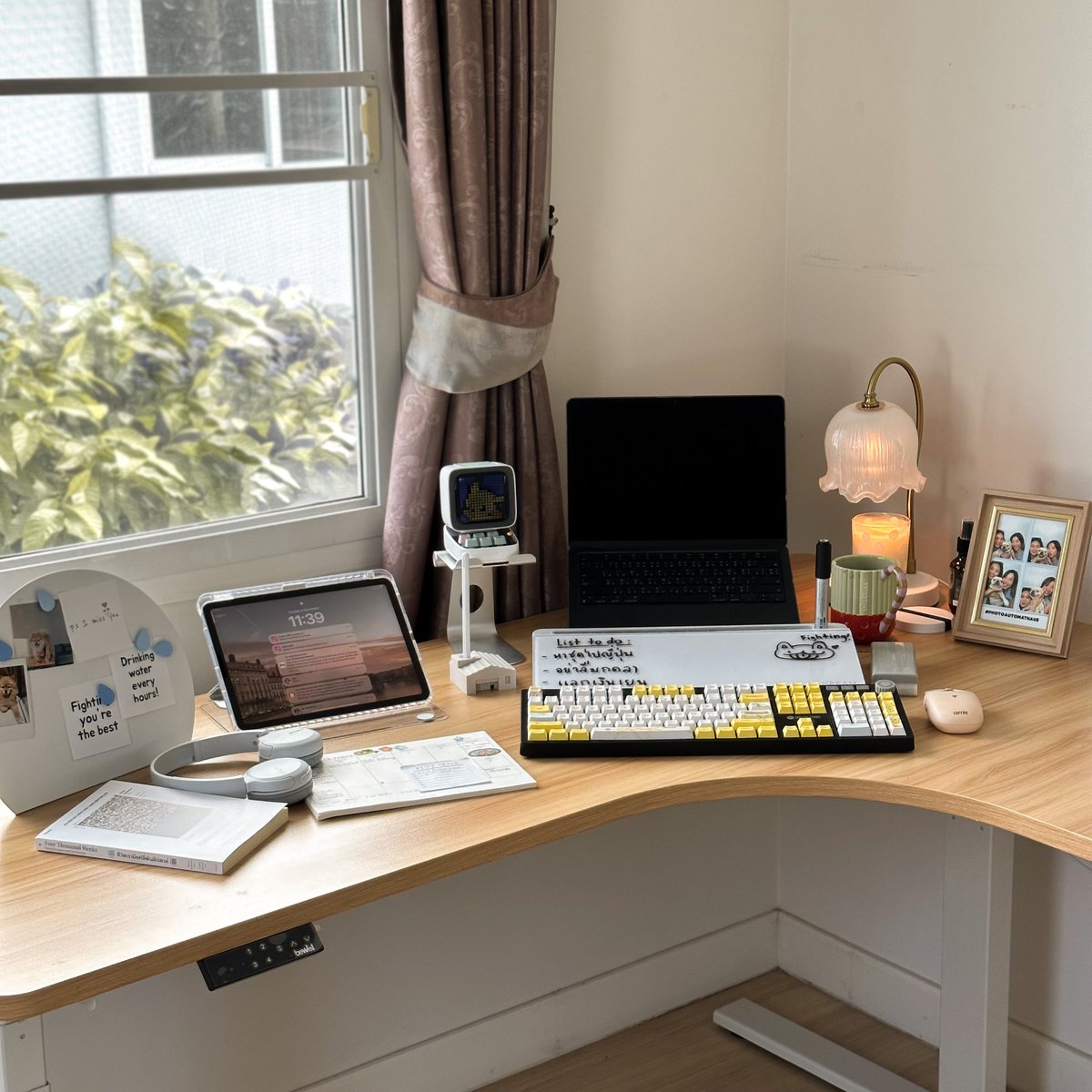 . ˚◞♡ เธรตนี้จะมารวบรวมของบนโต๊ะทำงาน ช่วยให้ทำงานได้สะดวกขึ้น เพิ่มกำลังใจในการทำงานขึ้น 100% ´ˎ˗ 📓 ᵎᵎ