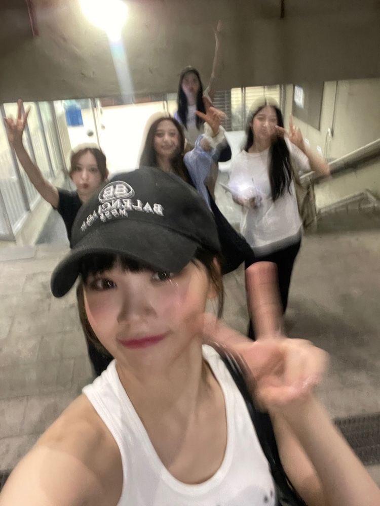 nina tweet media
