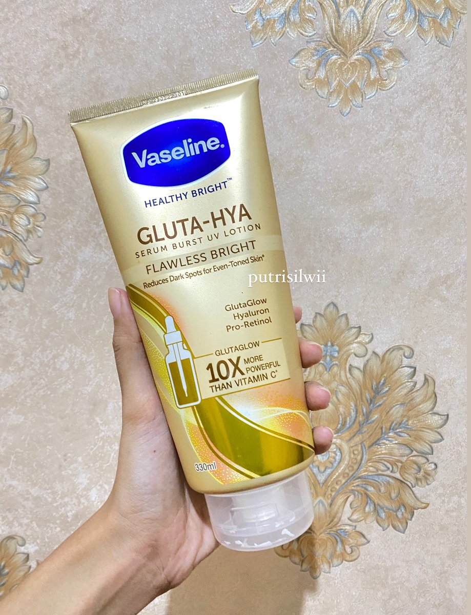 putrisilwii's tweet photo. Vaseline Gluta Hya

Teksturnya super ringan, cepet nyerep, ga lengket, ga licin, wanginya enak bangett. Lumayan bisa memudarkan belang 👌🏻

Teksturnya juara sih. Diantara body lotion/serum lain, gluta hya ini paling fav, ga bikin gerah 😭👍🏻

🖇 https://t.co/gn3IuYHVEa https://t.co/L67xQCNg60