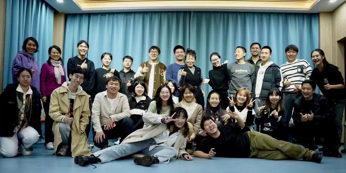 OuchTheatre's tweet photo. #PlaybackTheatre at Southeast University in Nanjing 🎭🏫
Tell your stories, we are all listening 👀👂

#AppliedTheatre #OuchTheatre https://t.co/jd1stq7DNO
