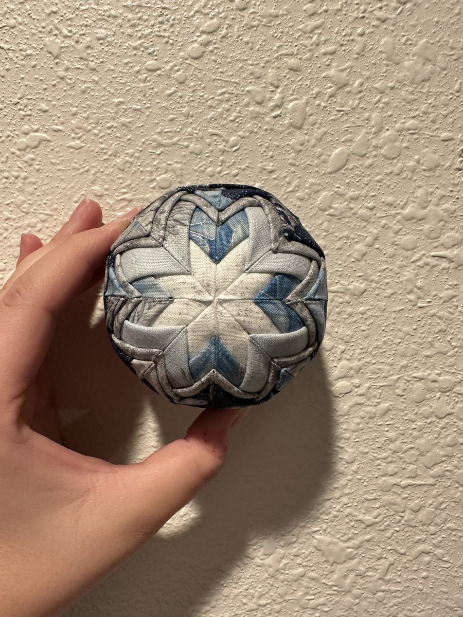 GSJ_Garments's tweet photo. Changing it up this Holiday season with some beautiful no sew ornaments from @TheOrnamentGirl (psst… this one is made by me… aka Stephanie, if you haven’t figured out who is in charge of the socials yet) #Homemade Hood s https://t.co/eLLQv02MbS