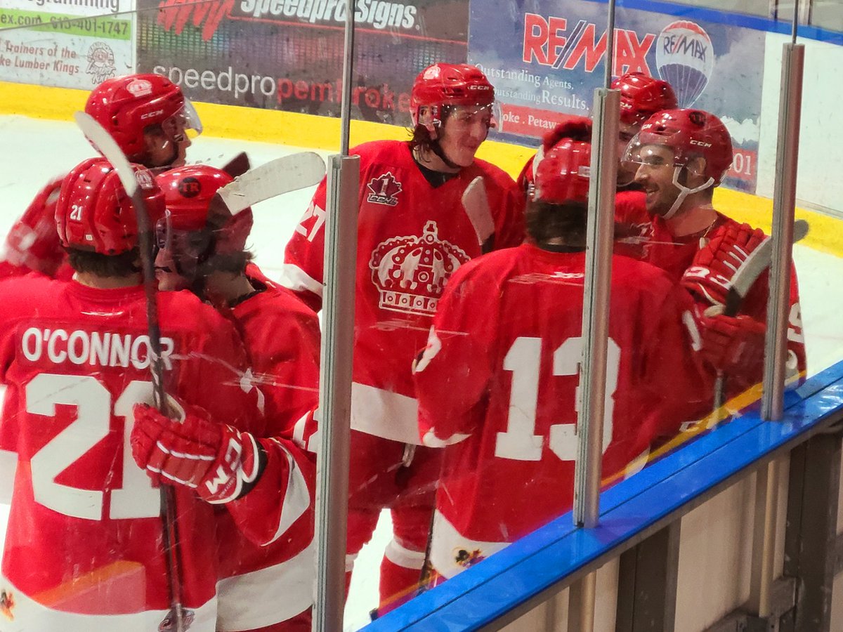 TPeplinskie's tweet photo. Captain Alex Urbisci the hero for the @PLKingsCCHL as they pull off a 4-3 shoot-out victory at home against the @SFBears in a chippy, full 60-minute effort by the #PLKings @TheCCHL https://t.co/y0INtl5LSB