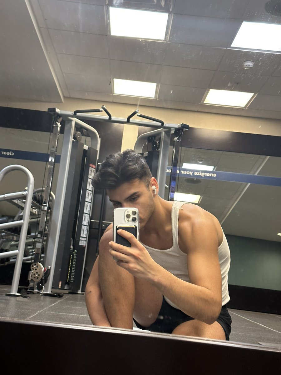 randomramiro tweet picture