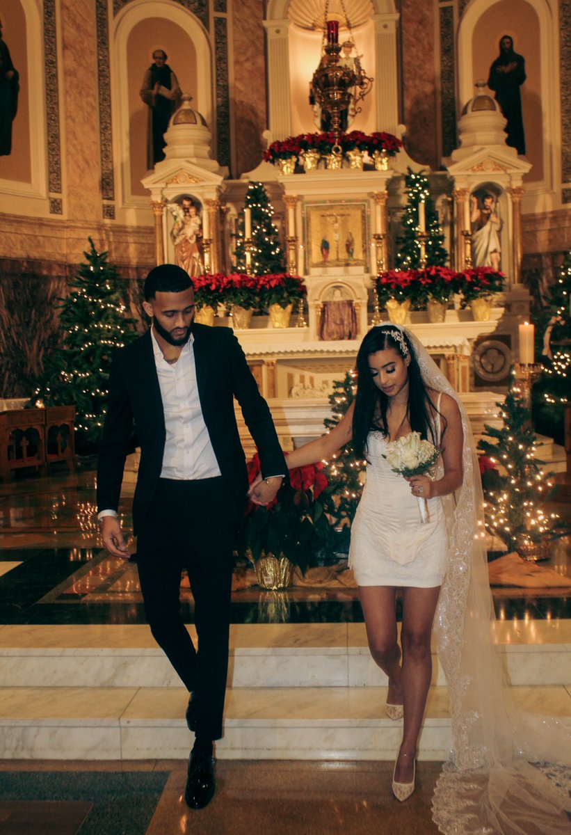 RETR0000's tweet photo. My friend asked me to take his wedding photos🫂🥲 https://t.co/r9AD9VLZGf