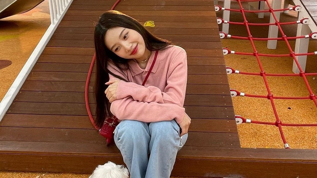 zoovault's tweet photo. sí señor, es hora de irse a momir por mil años más (si es que la señora ceo no me despierta) y recuperar todas esas energías gastadas el día de hoy >< pero antes, se debe escuchar cincuenta mil veces a morat para poder tener bonitos sueños! 😤 y asegurarse que mis jefes se bañen. https://t.co/YBFq5YC4Iu