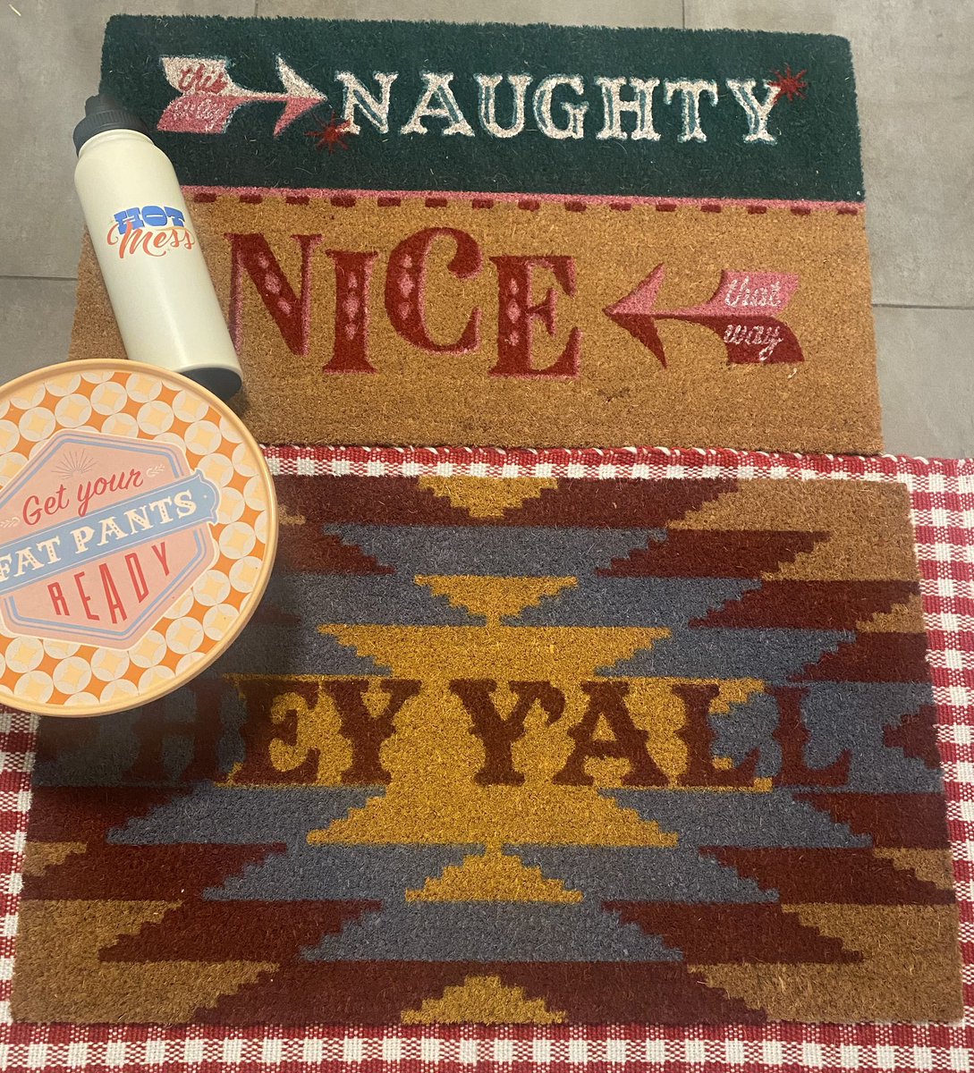 canucklover77's tweet photo. Can’t thank @WandajuneHome enough for not only replacing my damaged doormats , but for the adorable “I’m sorry” gifts as well ! Not only are your products awesome your customer service is above and beyond! ❤️🙌🏼❤️@mirandalambert https://t.co/RbU9avdqRL