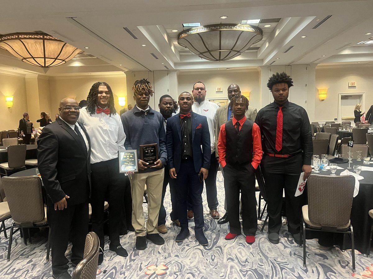 ZachMelton1's tweet photo. Honored to have been a finalist for the Specialist of the Year Award ๐ช๐ฝ๐ #FridayNightLightsCLT @SCSportsReport https://t.co/nH818Wfdgz