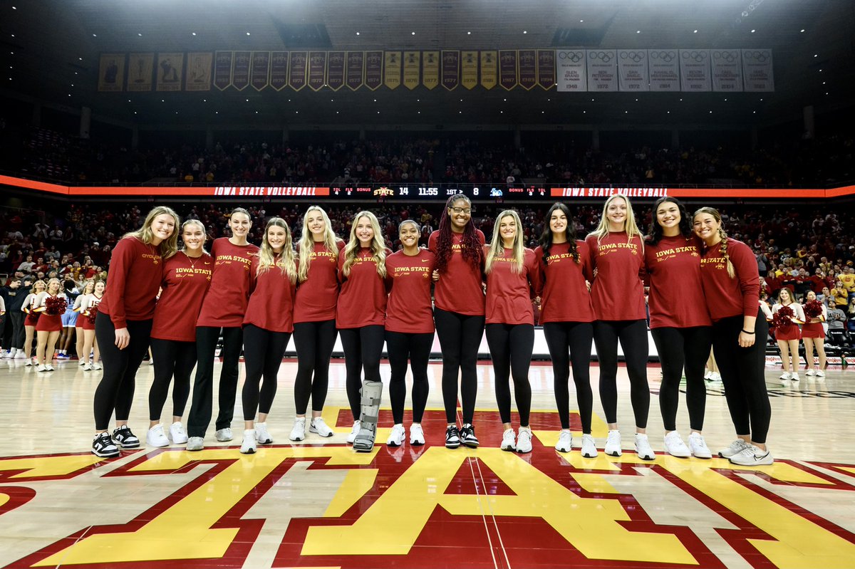CycloneVB's tweet photo. Honoring the 2022 Cyclones. Thanks for having us Hilton! https://t.co/0reaKOH453