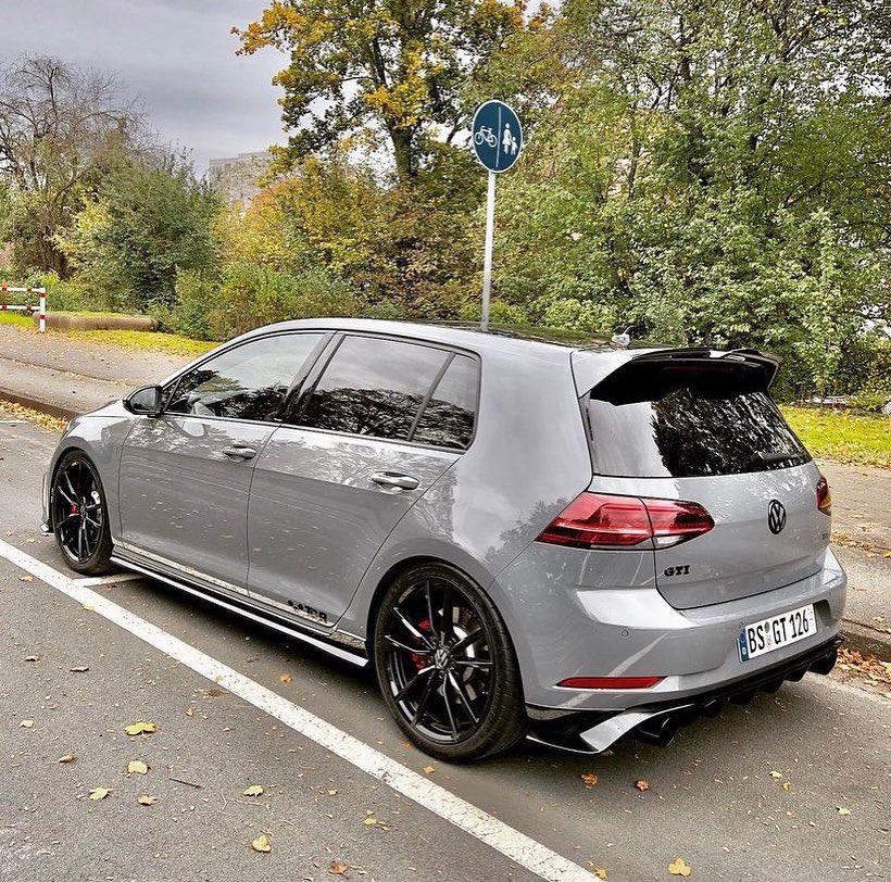 fierros_al_piso's tweet photo. Golf GTI https://t.co/XtcBJulLvw