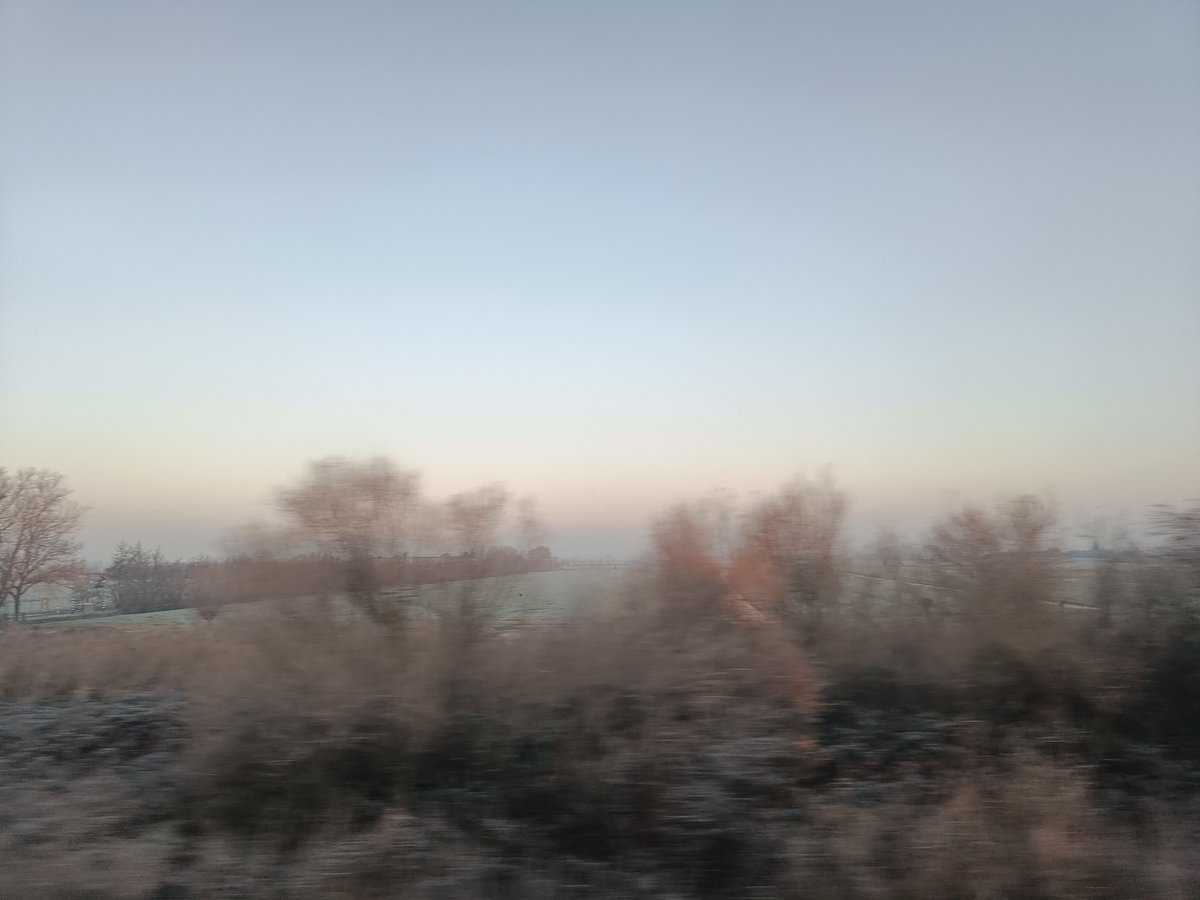 elvedebe's tweet photo. Op weg naar het @UtrechtsArchief voor de gebruikersdag MAIS. We hebben er mooi weer bij (maar wel brrrr) https://t.co/EXp2iA7fyE