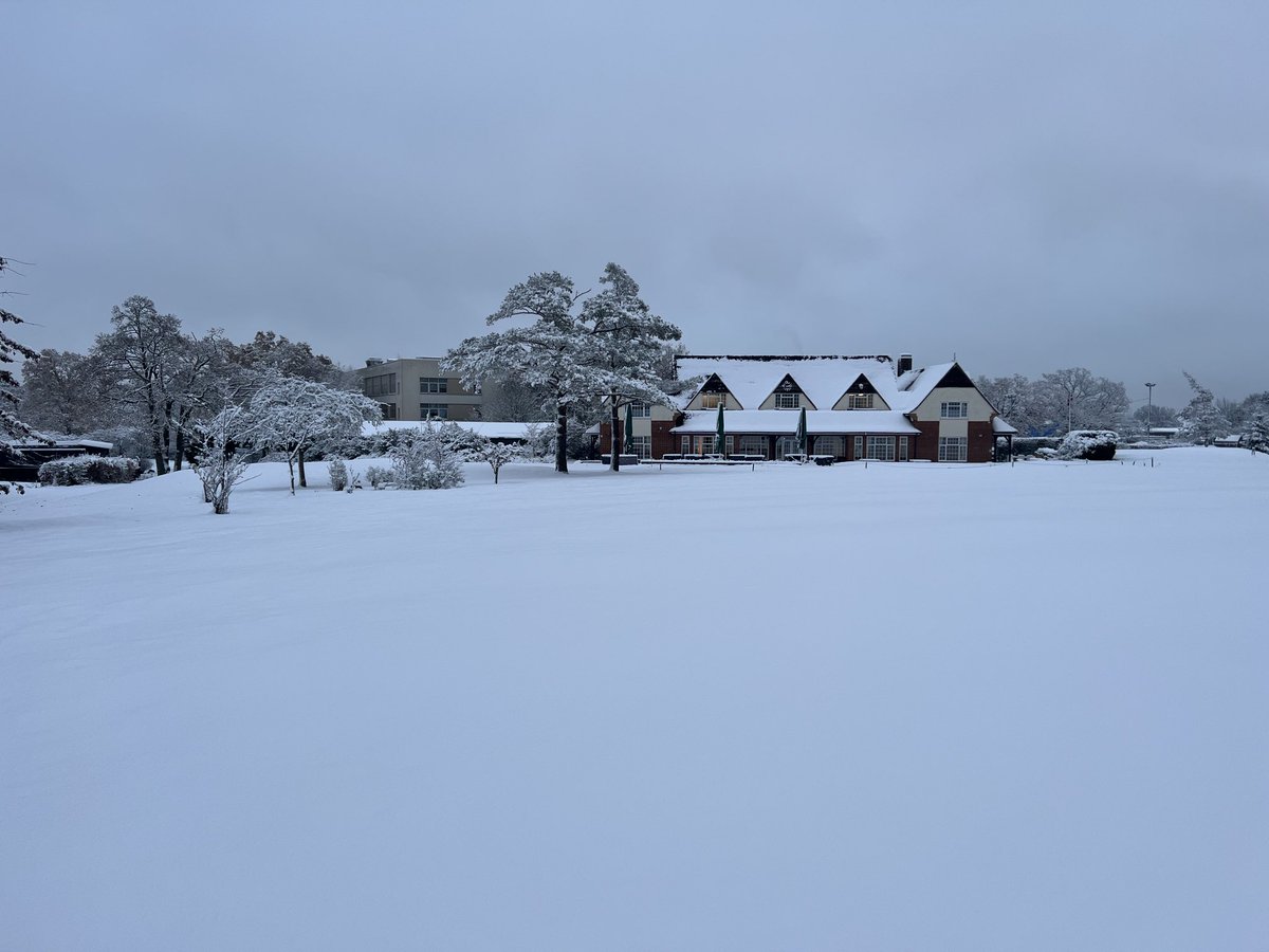 4” of snow covering the course this morning #snow #winter
