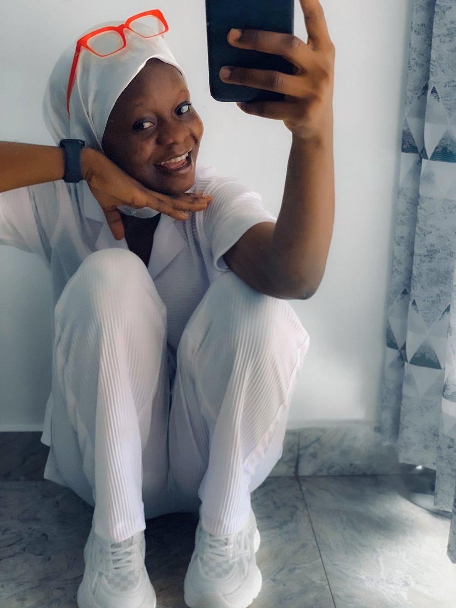 zeelouszee's tweet photo. It’s My Birthdayyyyyyy!💃💃🥰🤸🏽‍♀️🤸🏽‍♀️🤎🥳

May Allah bless me. May he keep me safe and secure🙏🏽
May He keep me strong, my hearts strong and always smile at me🤲🏽🌟

Cheers to many more beautiful years ahead🥂 https://t.co/rAyz9Q7flG