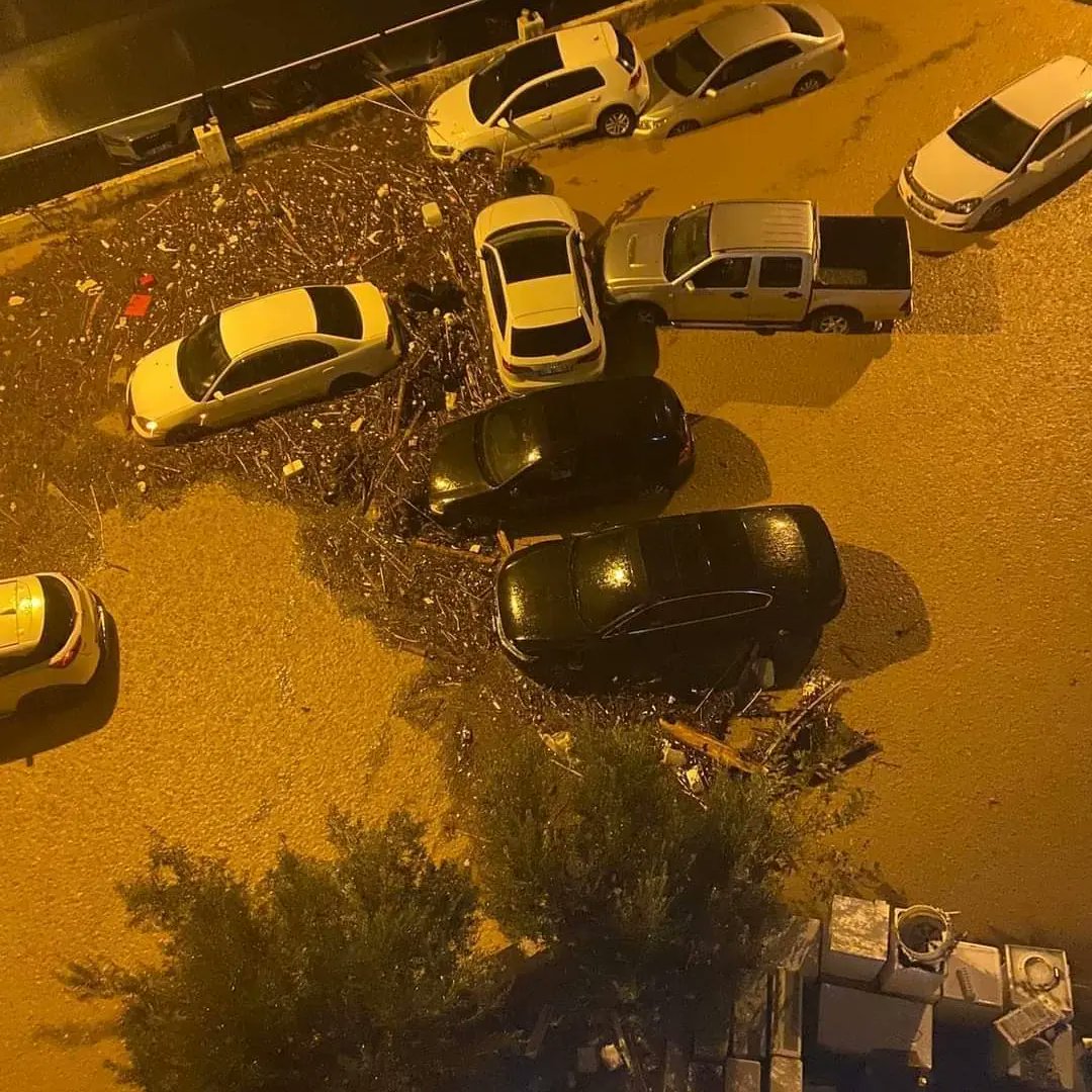 Geçmiş olsun Antalya!

Kumluca ve Finike ilçelerimizde meydana gelen sel felaketinden etkilenen tüm vatandaşlarımıza geçmiş olsun dileklerimizi iletiyor, hastanede tedavi gören vatandaşlarımıza acil şifalar diliyoruz.

#kumlucasularaltinda