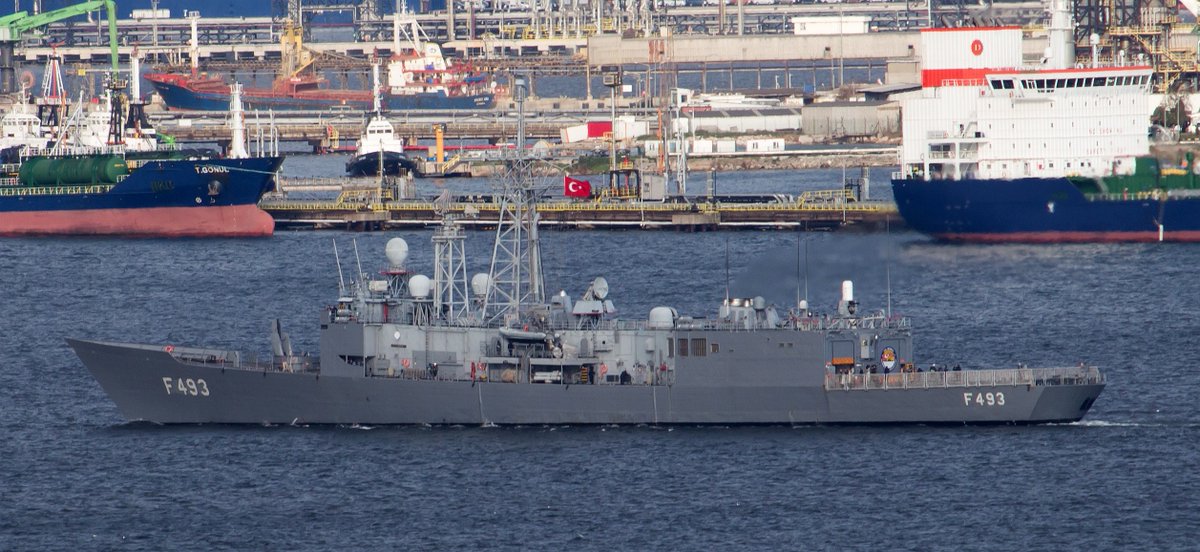 volkancordan's tweet photo. Some early Monday traffic: TurkishNavy🇹🇷 Ocean Tug #A578 TCG DARICA, #GabyaClass Ex-US PerryClass #F493 TCG GELIBOLU #frigate, new #Type214TN #AIP #S330 TCG PIRI REIS submarine outbound Gölcük Naval Base

#donanma #denizkuvvetleri #mavivatan #navy #marine #fregatte #firkateyn https://t.co/LQup4WXSMX