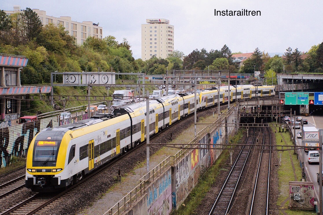 europa_tren's tweet photo. Doble rama Desiro DB 1462 haciendo un servicio RegioExpress Basel SBB>Offenburg atravesando la citada ciudad de Basel, agosto de 2022. Foto: Ezequiel Pérez Martínez #EuropaTren #instarailtren #DB #RegioExpress #Suiza🇨🇭#Alemania🇩🇪 #FelizLunes https://t.co/9JBiY5uX4S