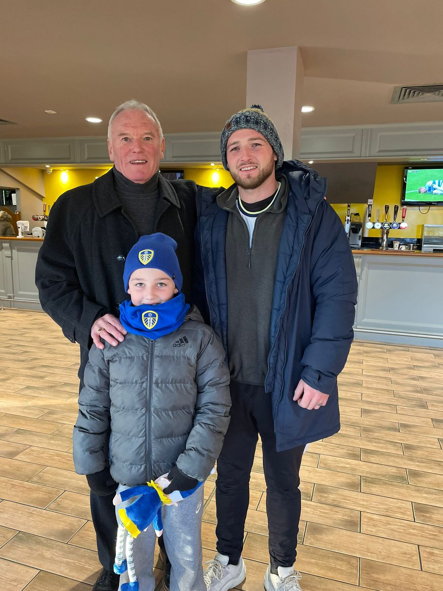 What a guy! <a href="/LUFC/">Leeds United</a> #EddieGray