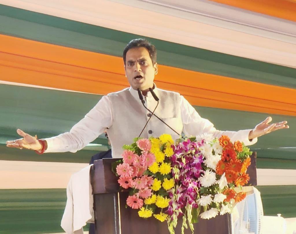 NehaSingh_BJYM's tweet photo. जीवेत शरद: शतं ! 
पश्येत शरद: शतं !
भद्रेत शरद: शतं ! 
अभिष्टचिंतनम जन्मादिवसस्य शुभाशय:🎂
नोएडा विधानसभा क्षेत्र से लोकप्रिय विधायक एवं भाजपा उत्तर प्रदेश के प्रदेश उपाध्यक्ष बड़े भाई @PankajSinghBJP जी, आपको जन्मदिन की हार्दिक बधाई एवं शुभकामनाएं। https://t.co/Z4YwSuA1DY