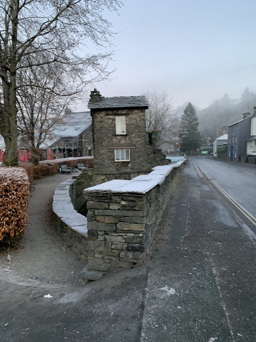 ymax_young's tweet photo. Best start to a very icy morning https://t.co/Qhyy1zCsHa