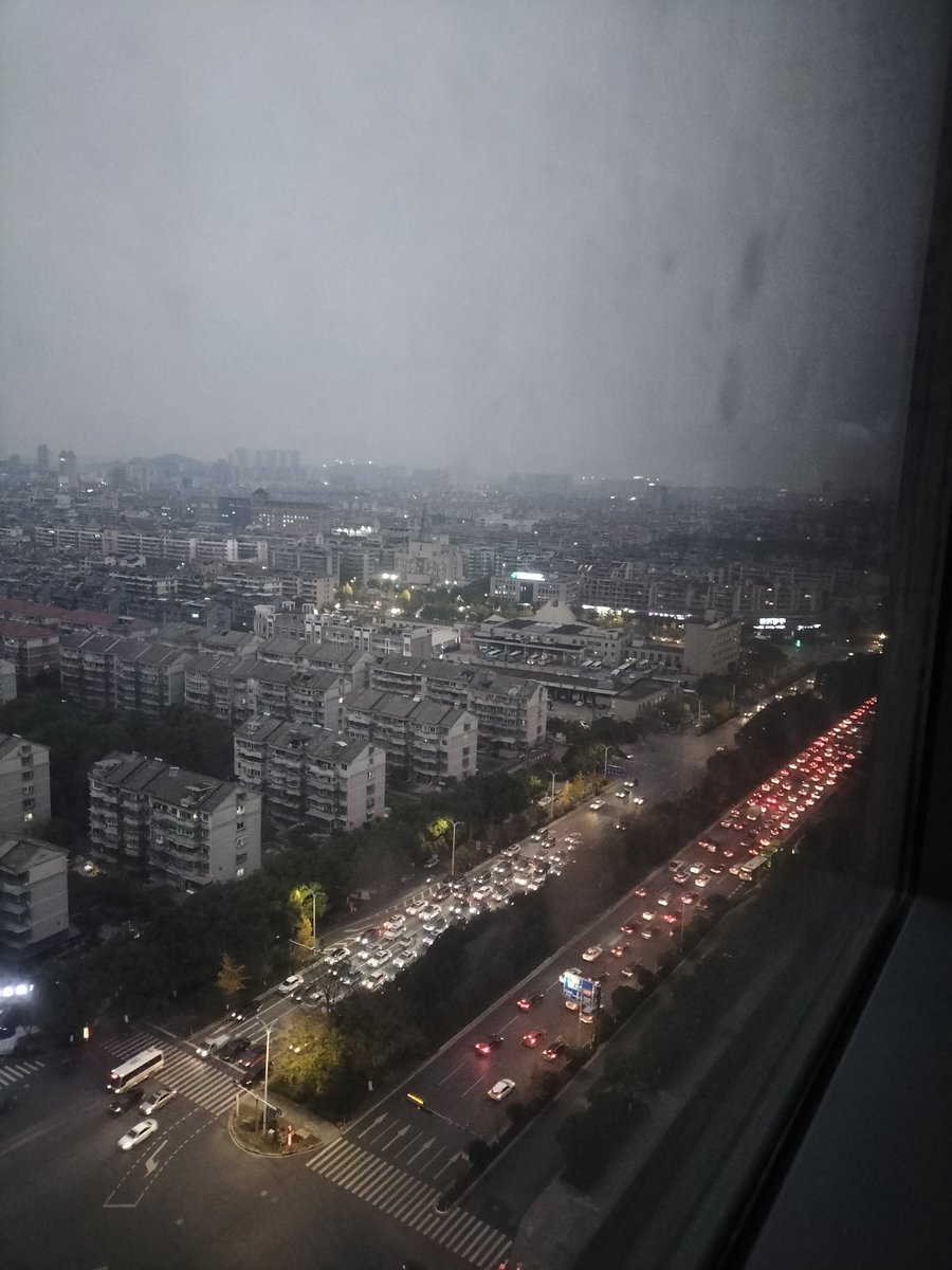 dadadalongwang's tweet photo. 车水马龙，城市活力！#名城绍兴越来越好 #China#Zhejiang #Shaoxing https://t.co/KdYHGcT6G1