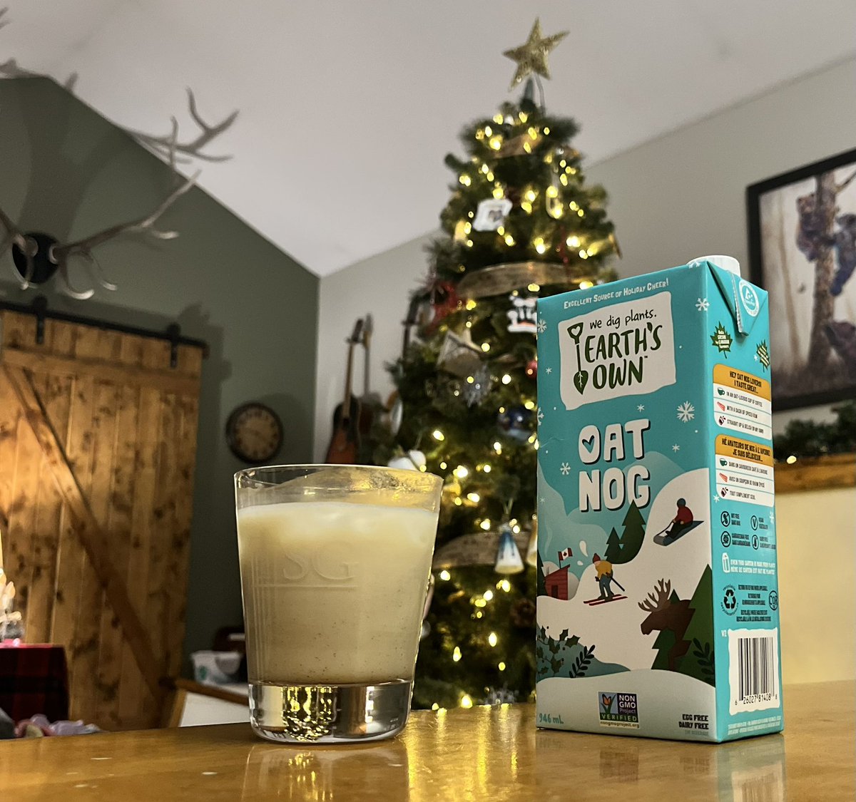 Walkerfarm306's tweet image. Tis’ the Season.  Great tasting stuff for those of us who can’t do normal #eggnog, but it’s #oatnog #oats #agtwitter  who’s else likes it ?