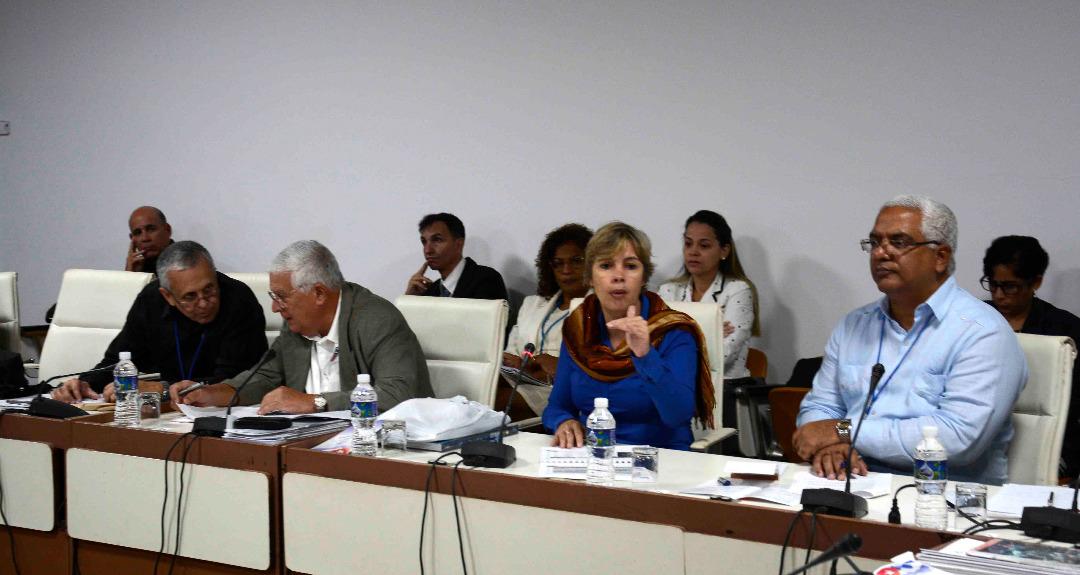 Oscar_CubaTSP's tweet photo. #Hoy en la Comisión de Asuntos Constitucionales y Jurídicos @AsambleaCuba el análisis delas leyes qué serán sometidas a la sesión plenaria y otros temas trascendentes de la economía, el presupuesto y el sistema judicial. @MMarreroCruz @anamarianpp @HomeroAcostaA @JosLuisToledoS1 https://t.co/u7jBCoVwIC