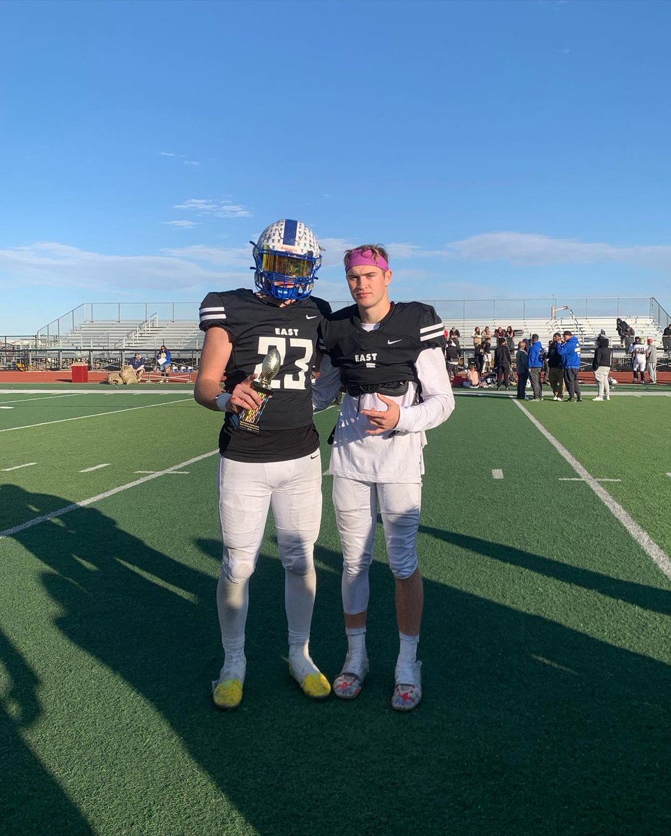 LandonWrizzy23's tweet image. -(2/2)  grateful, thank you to the coaches from Foothill &amp;amp; Democracy Prep for putting in the hours to coach us this last week, this will forever be an unforgettable experience that I will always remember ❤️ Oh, they even gave me a cool mvp trophy 😉 #2touchdowns #100+yards #1pic
