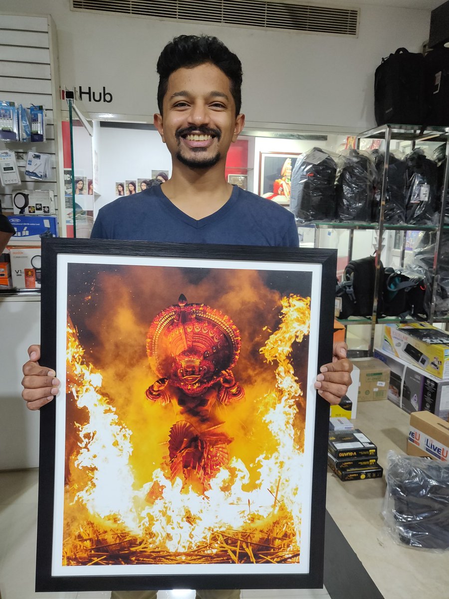 Gm.
Framed print of God’s of Malabar.
Enjoy Some IRL art in the middle of the noise here.

3 days to go for the mint anniversary 🔥
foundation.app/@hegdearun/fou…