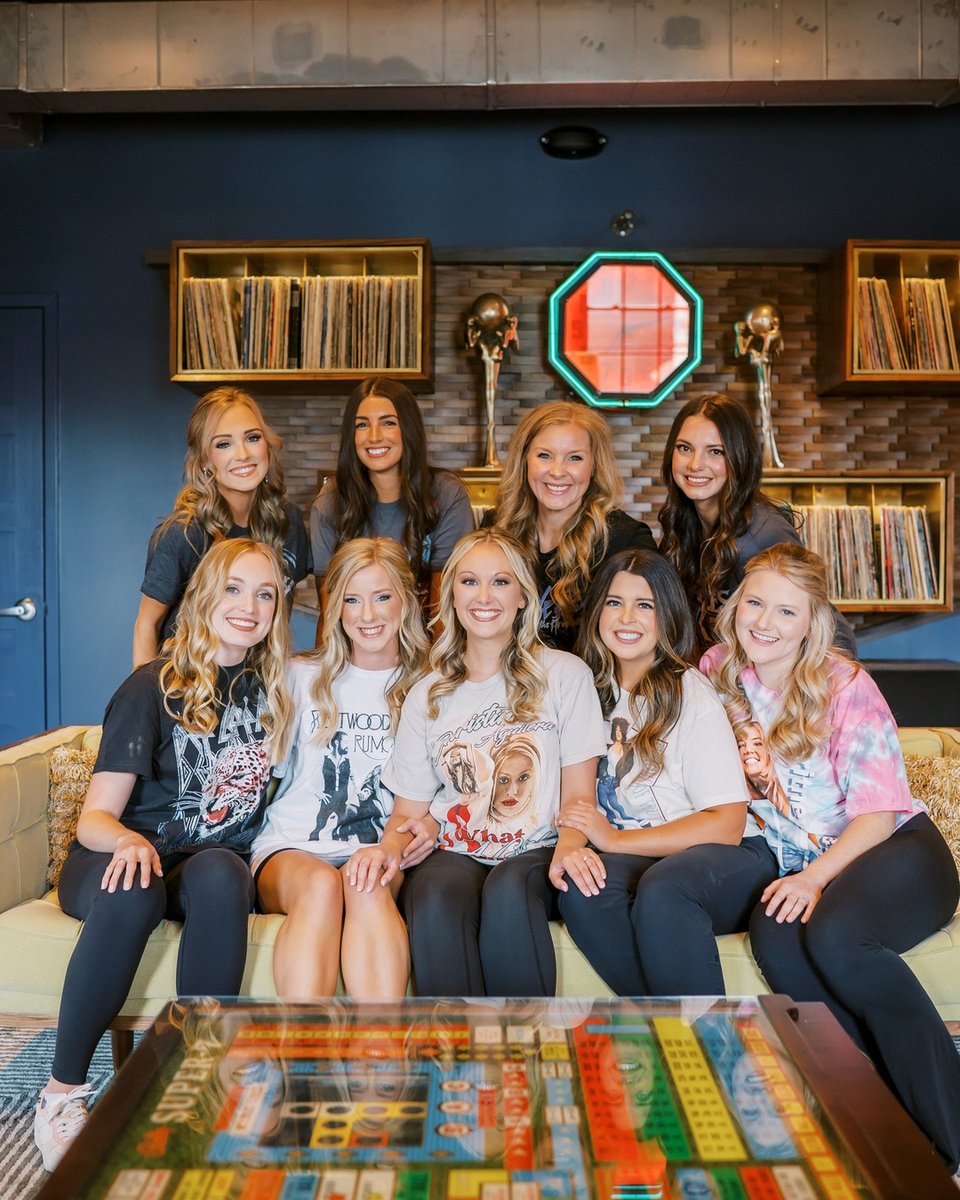 When you've got your whole gang to help you with the Sunday Scaries. Here's to the next week - let's do this! 

#detailsnashville #nashvilleweddingphotographer #Nashvilleweddingvideographer #weddingphotography #nashvilleweddings #southernweddings #nashville #nashvilleTN  #nashvil