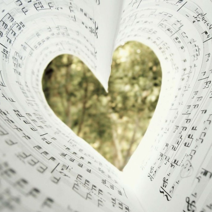 ScarletRose697's tweet photo. Music... 
The sound only the heart can make... https://t.co/rTuUN5rZUq