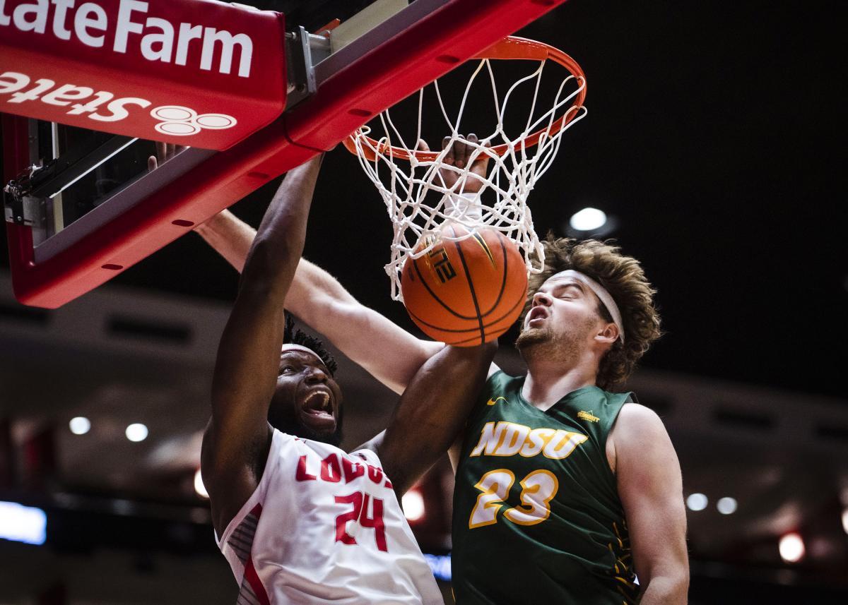 Geoff Grammer on Twitter "The UNM Lobos are feasting at the free throw line, leading the
