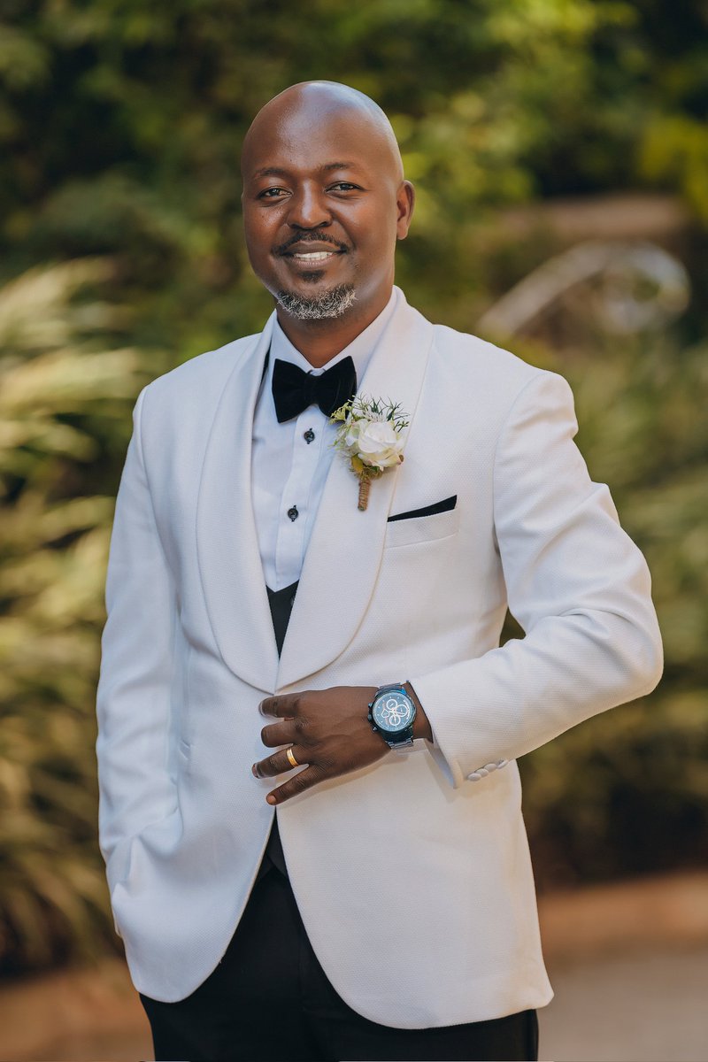 Signature Pictures (@signature_pics) on Twitter photo I'm the luckiest man alive to have found my tru soulmate❤. #Grooms #Mikolo
Suit🤵 by: <a href="/LarryCasual1/">Larry Casual</a>
#SignaturePictures on lens📸 I'm the luckiest man alive to have found my tru soulmate❤. #Grooms #Mikolo
Suit🤵 by: <a href="/LarryCasual1/">Larry Casual</a>
#SignaturePictures on lens📸