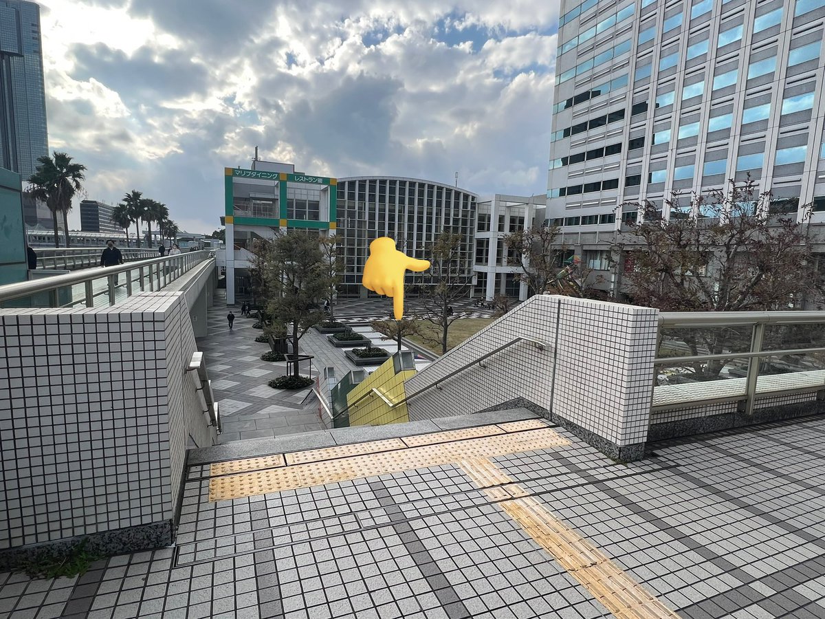 pyong710's tweet photo. その場所で今から4時30分 まで現場受領を開始します ❤️‍🔥
スローガンやうちわも少量で販売します 🙇🏻‍♀️

お受け取りができない場合は、DMでご連絡を是非お願い致します！🥹 https://t.co/qhcKhyWLRt