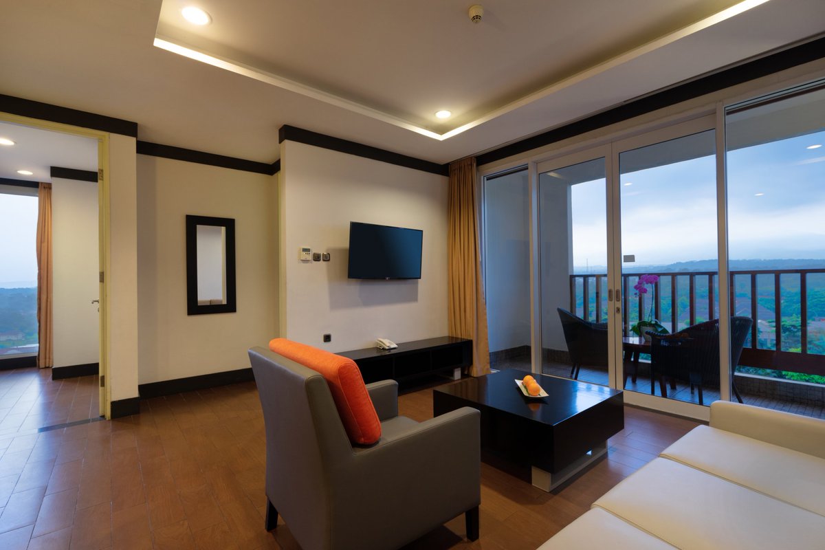 The spacious two-bedroom condotel has a separate living room and a breathtaking view

Save more when booking directly on our website bogor.astonhotelsinternational.com

#StayAtArchipelago
#StayAtASTON
#ArchipelagoRoom
#ASTONRoom
#ASTONBogor