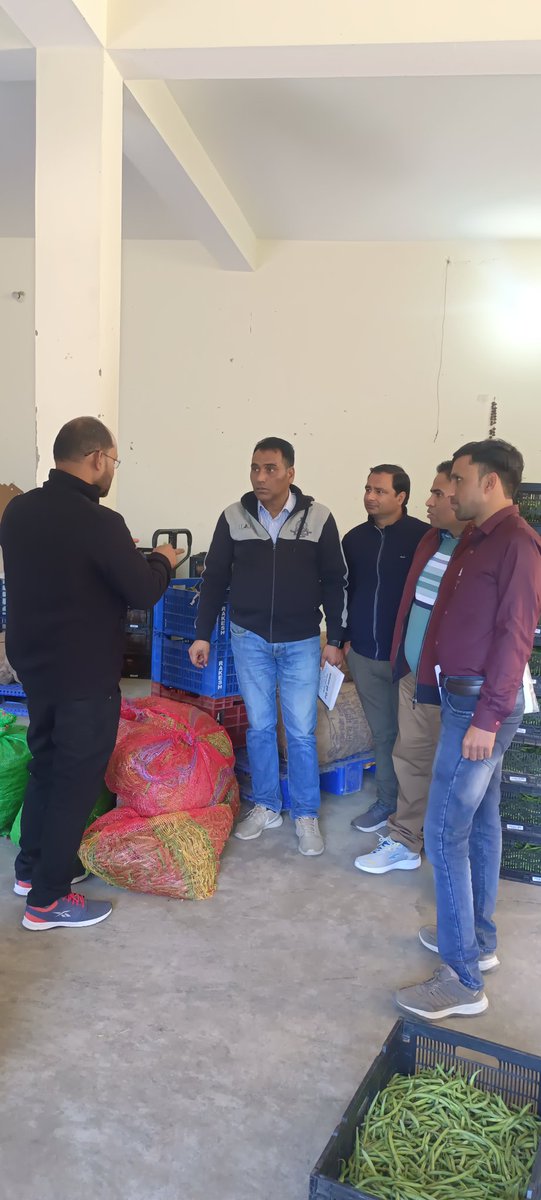 Kailashbhatt120's tweet photo. Pea and Millet Value Chain working group visited Reliance Collection Center and information was obtained about how local produce are given by the farmers to the collection center.
#valuechainstudy
#greenpea
#millet
@SecyRDUK @basava_ias @IFADSouthAsia @MoRD_GoI https://t.co/iRr7CAISHP