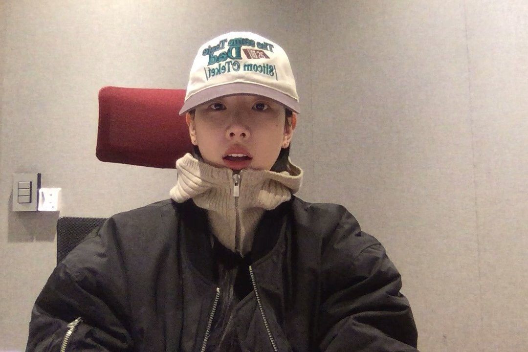 wjsn_clothes's tweet photo. 221202 우주소녀 설아 유니버스 fns
브랜드 &amp; 제품명 : 테켓 Same Taste Cap Ivory
가격 : 53000
구매가능 사이트 : https://t.co/LuvqsPkEm0 https://t.co/c0qTeFc7La