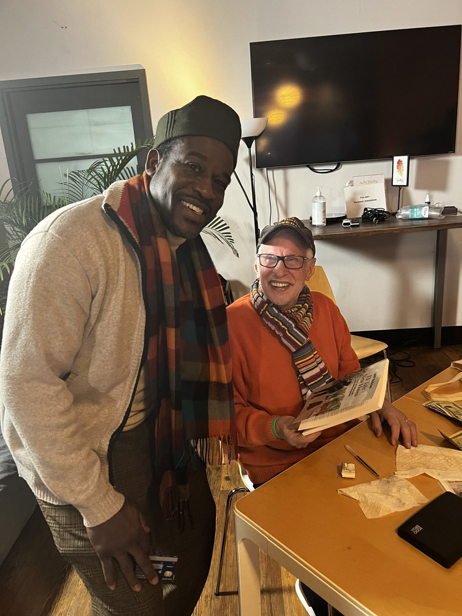 boldminds's tweet image. East Rock Book signing with New Haven author Lary Bloom. “I’ll Take New Haven.” #eastrock #imaginenewhaven